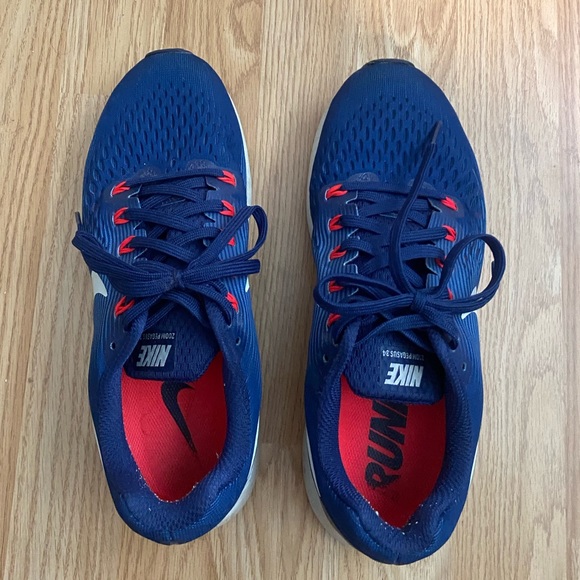 Nike Zoom Sneakers - Picture 8 of 9